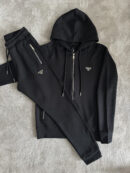 Prada trainingspak | traingle logo