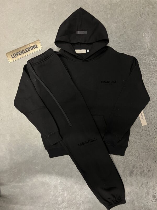 Essentials Trainingspak (zwart)