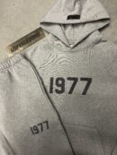 Essentials Trainingspak 1977 (grijs)