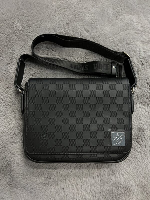 LV messenger bag | blokjes black