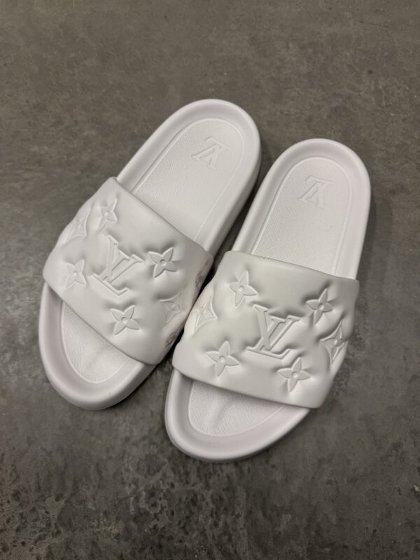 Lv slides | wit