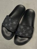 LV Monogram | slides