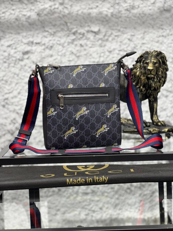 Gucci crossbody bag | tiger