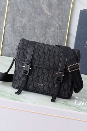 CD hit the road | messenger bag