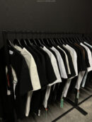 10 random T-shirts (XXL) + 
1 gratis zwembroek