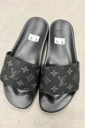 LV Monogram | slides