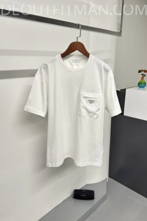 Prada T-shirt | Wit ‘Pocket Logo’