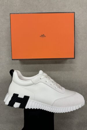 Hermes bouncing | white/ black logo